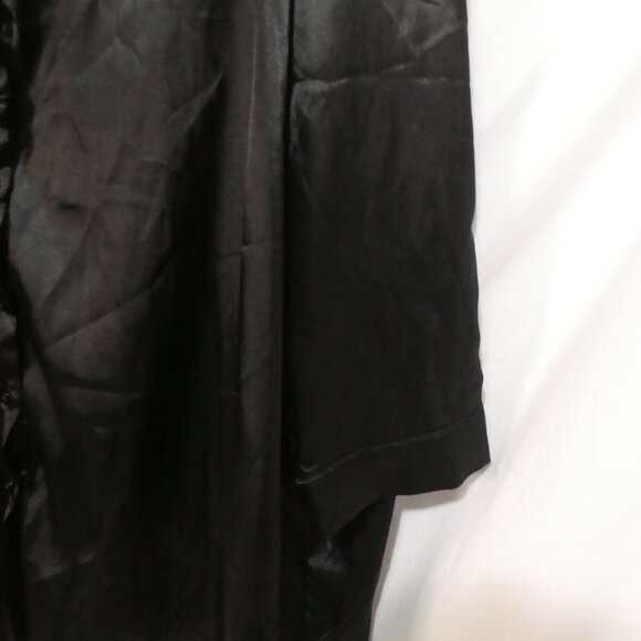 PRETTYLITTLETHING | size 18 | Elegant Black Satin Button-Up Top - Picture 7 of 14